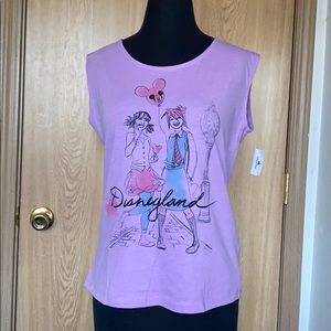 NWT DISNEY PARKS TOP - SIZE M